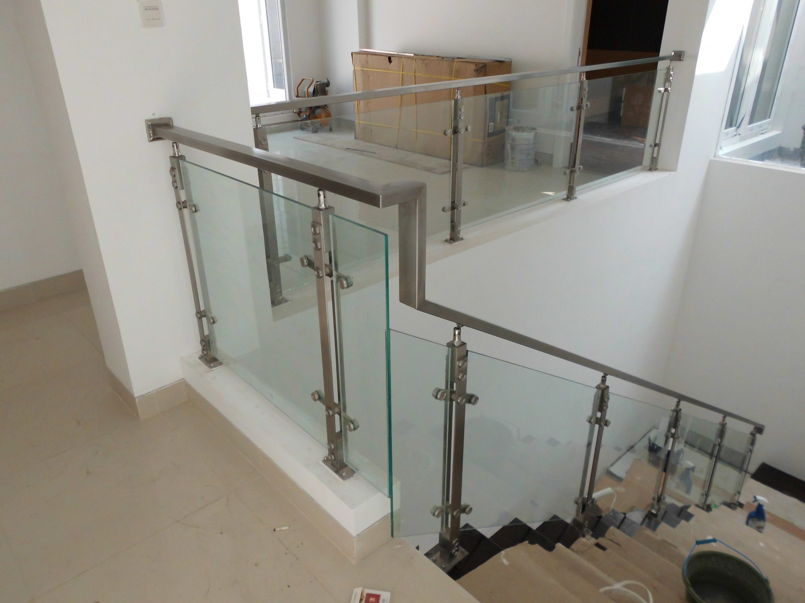 railing-glass-minimalist-modern